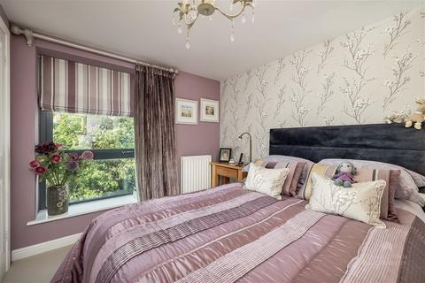 2 bedroom flat for sale, Explorer Court, Plymouth PL2