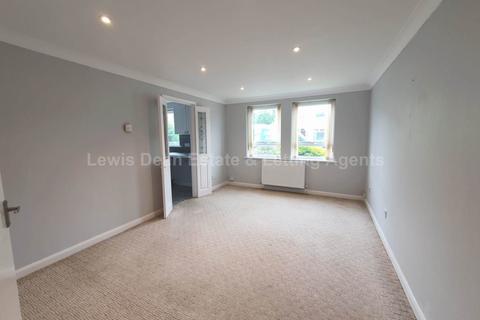 2 bedroom flat to rent, Blandford Road, Hamworthy