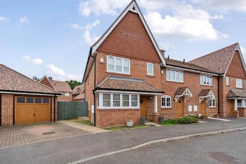 3 bedroom end of terrace house for sale, Wokingham, Berkshire RG40