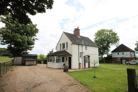 2 bedroom detached house to rent, Mays Farm