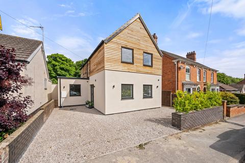 4 bedroom detached house for sale, Eastfield Road, Louth, LN11