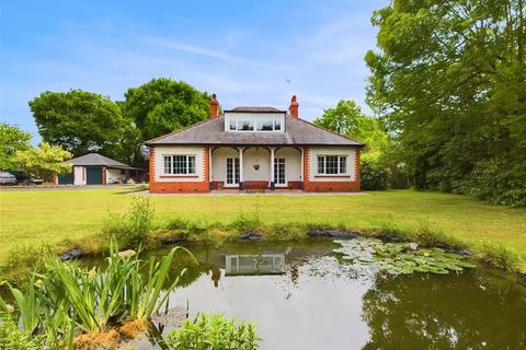 4 bedroom detached house for sale, Tarvin Road, Chester CH3