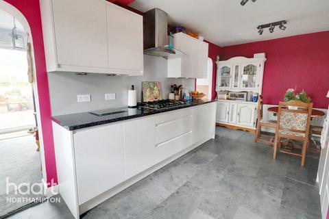 3 bedroom semi-detached house for sale, Station Road, Northampton