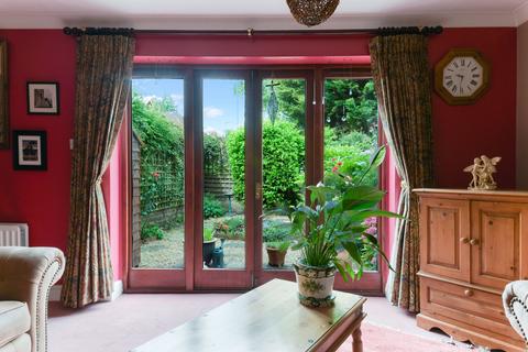 2 bedroom end of terrace house for sale, Bridle Path, Croydon, CR0