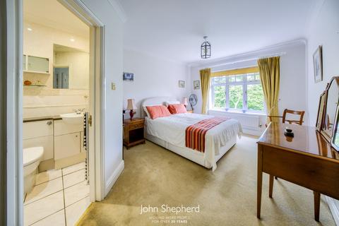 3 bedroom flat for sale, Hampton Lane, Solihull, West Midlands, B91