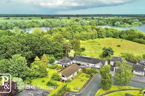 3 bedroom bungalow for sale, The Close, Tattingstone, Ipswich, Suffolk, IP9