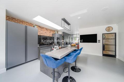 90 Woodgrange Avenue, London, N12 0PS