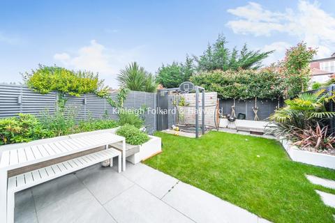 90 Woodgrange Avenue, London, N12 0PS