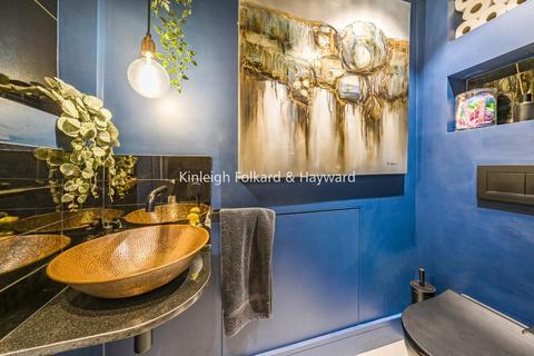 90 Woodgrange Avenue, London, N12 0PS