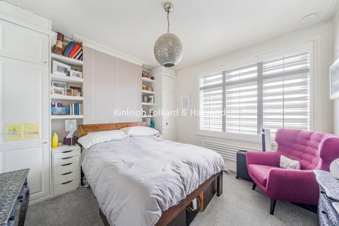 90 Woodgrange Avenue, London, N12 0PS