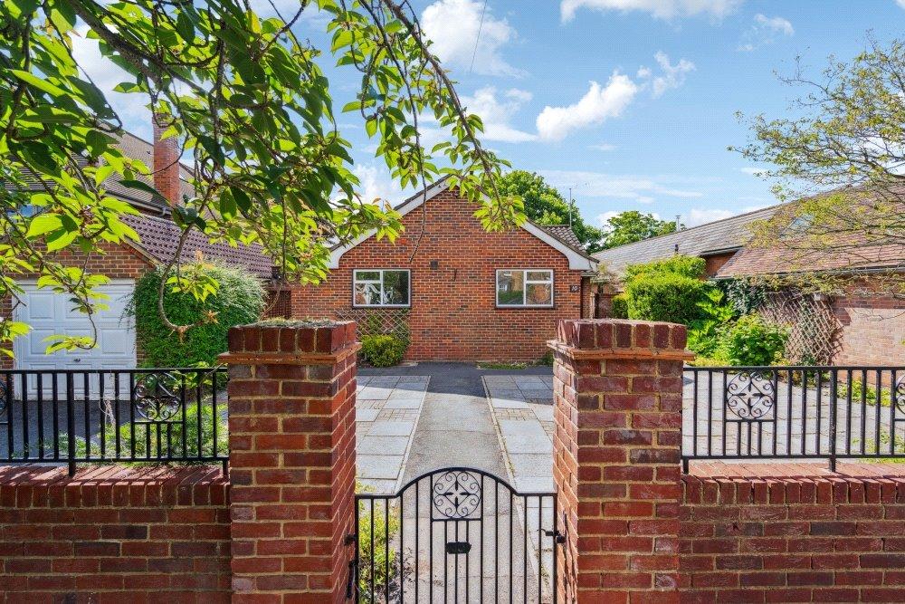 Marlow, Buckinghamshire SL7 3 bed bungalow to rent £2,950 pcm (£681 pw)