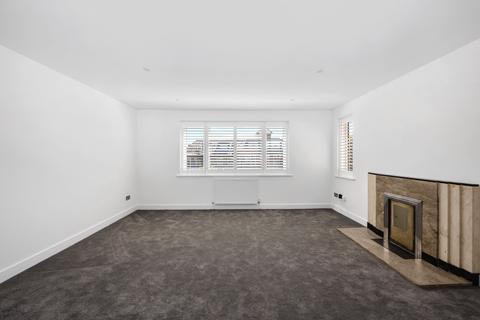 3 bedroom flat to rent, Eaton Gardens, Hove BN3
