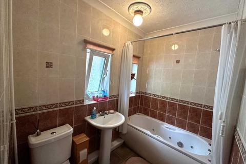 228 Burringham Road, Scunthorpe, DN17 2BH