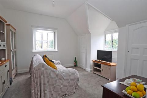 Studio for sale, Gayles Court, 853 Brighton Road, Purley