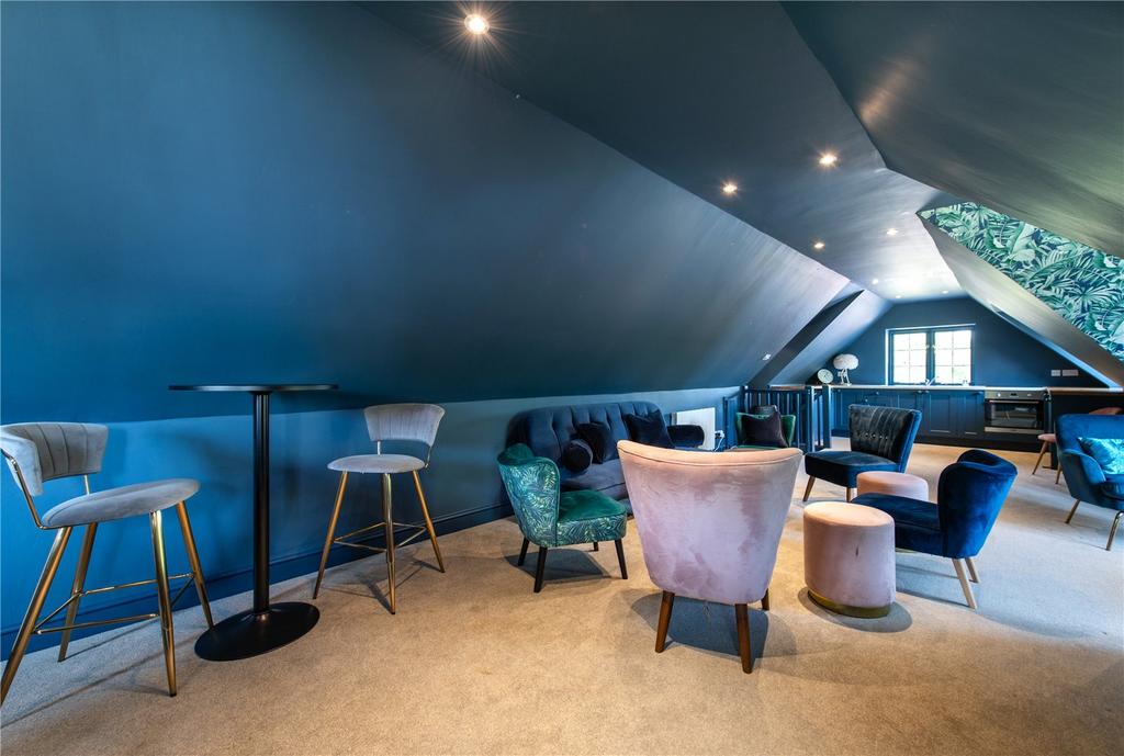 Lounge Bar