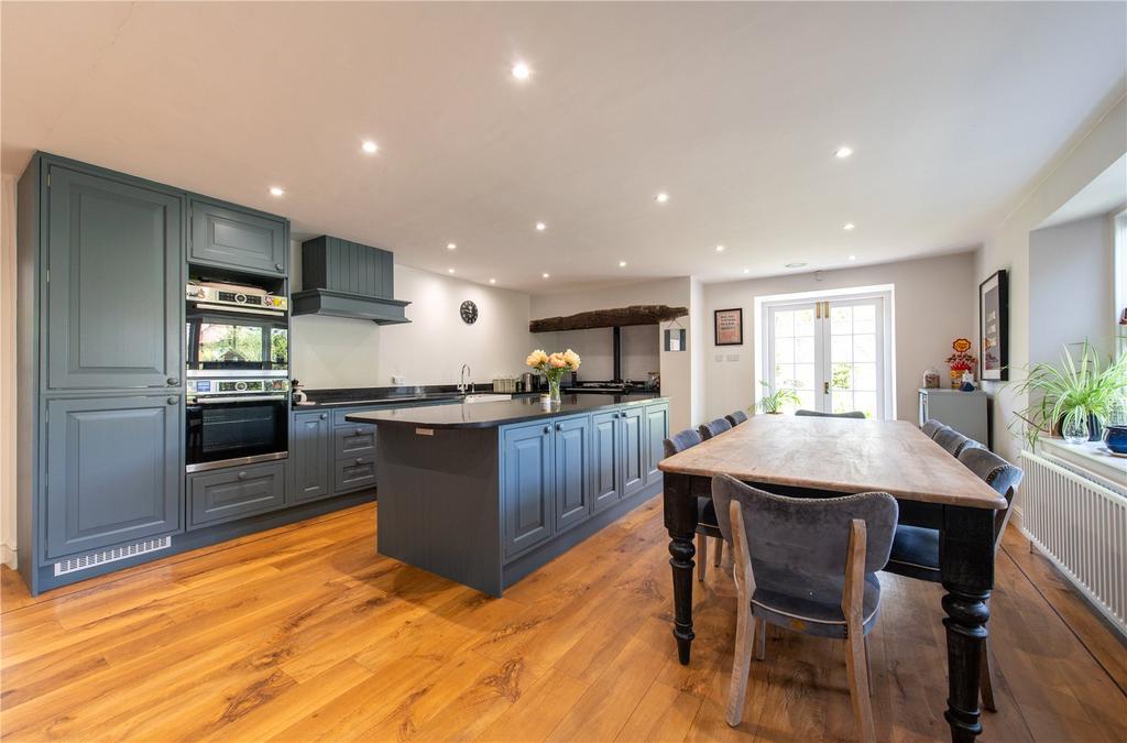 Kitchen/Breakfast Rm