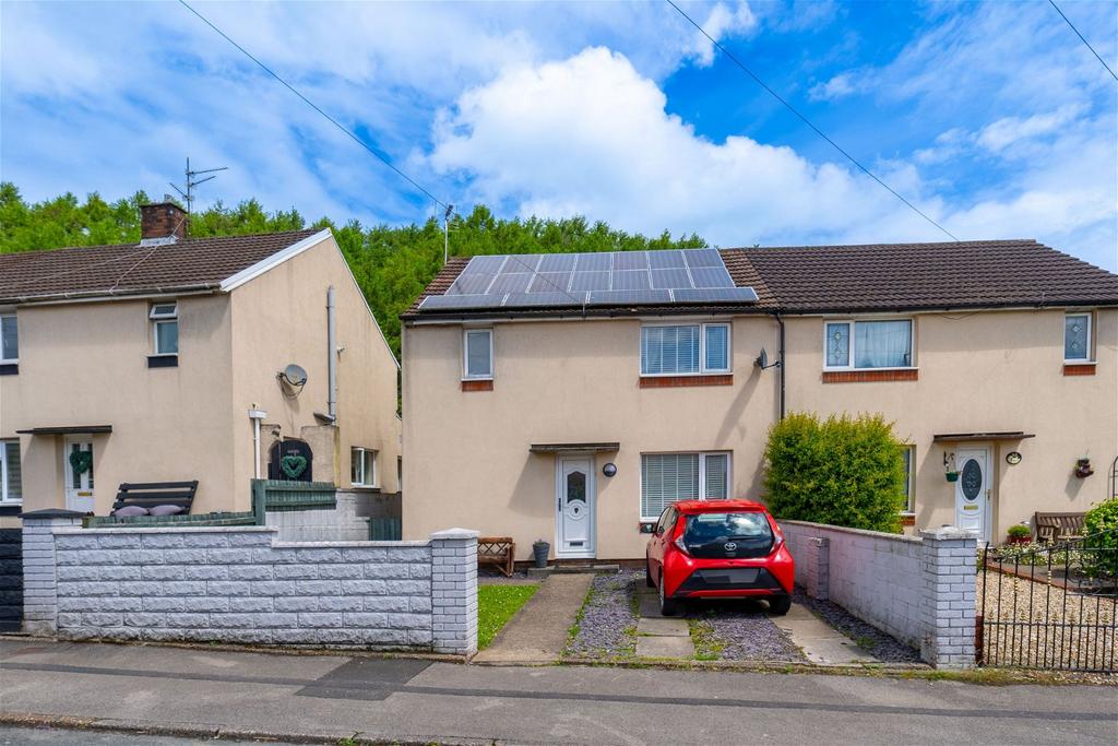 Bryn Dolwen, Bedwas, Caerphilly, CF83... 3 bed semidetached house for