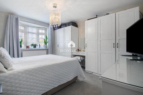 75 Frinton Road, Kirby Cross, Frinton-on-sea, CO13 0HJ
