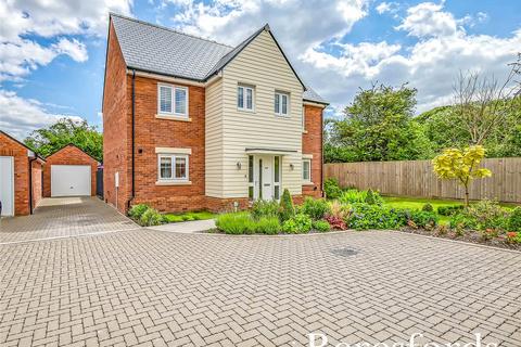 4 bedroom detached house for sale, Lowefields, Earls Colne, CO6