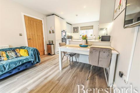 69 Lowefields, Earls Colne, Colchester, CO6 2LH