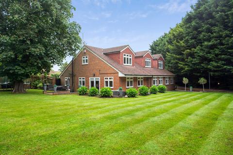 5 bedroom detached house for sale, Parkfield, Chorleywood, Rickmansworth, Hertfordshire, WD3