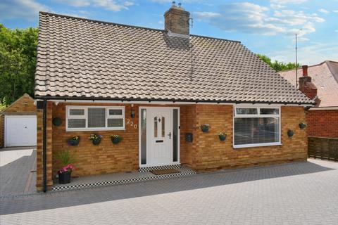 2 bedroom detached house for sale, Queensgate, Bridlington, East Yorkshire, YO16