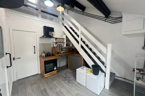 1 bedroom flat to rent, 535 Barton Lane, M30