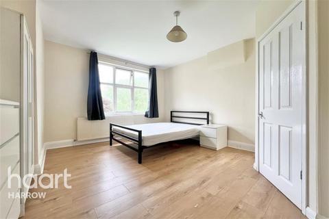 Studio to rent, Marlborough Hill, Harrow HA1