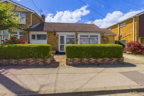 2 bedroom semi-detached bungalow for sale, Seaview Road, Canvey Island, SS8