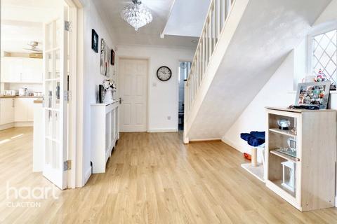 21 Dunthorpe Road, Clacton-on-sea, CO16 8YN
