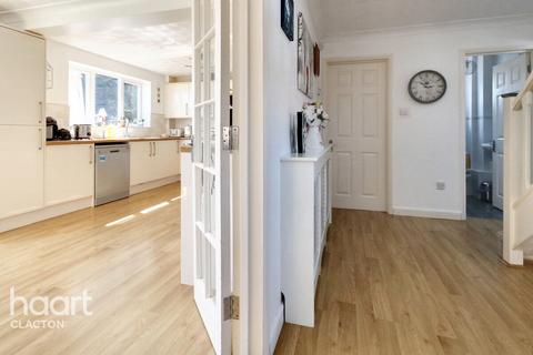 21 Dunthorpe Road, Clacton-on-sea, CO16 8YN