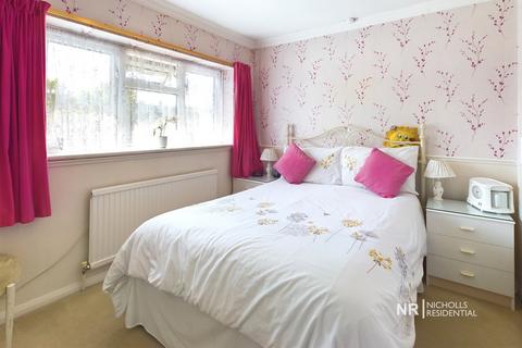 40 Holman Road, Epsom, KT19 9PG