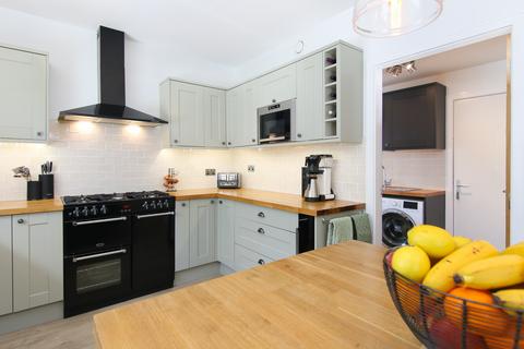 11 Lowrie Gait, South Queensferry, EH30 9AB