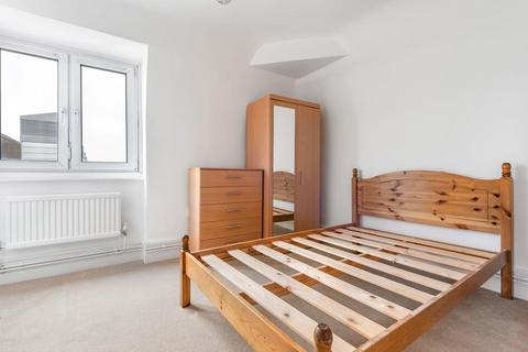 4 bedroom flat for sale, Union Grove, Clapham