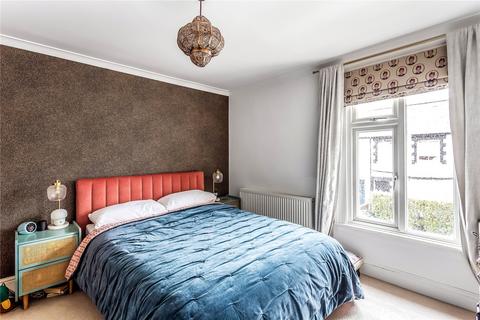 72 Lesbourne Road, Reigate, RH2 7JX