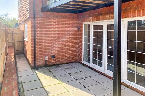 8 Bishop Close, High Halden, Ashford, TN26 3BH