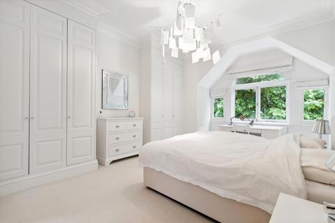 3 bedroom flat to rent, Iverna Gardens, London, W8