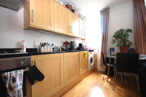 2 bedroom apartment to rent, Plato Road, Clapham Common SW2