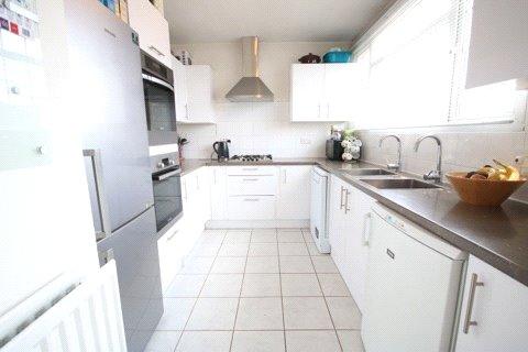 3 bedroom end of terrace house for sale, Maytree Close, Edgware, HA8