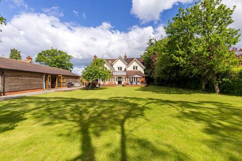 5 bedroom detached house for sale, Avenue Road, Cranleigh GU6