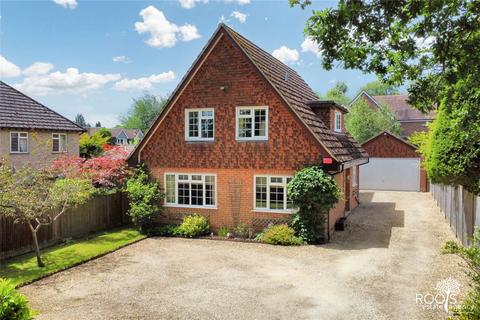 4 bedroom detached house for sale, Andover Drove, Newbury RG20