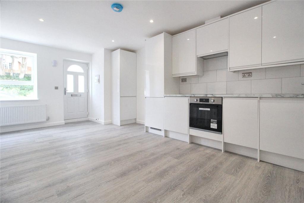 Lounge / Kitchen