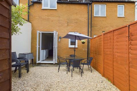 4 Beverstone Road, South Cerney, Cirencester, GL7 5XU