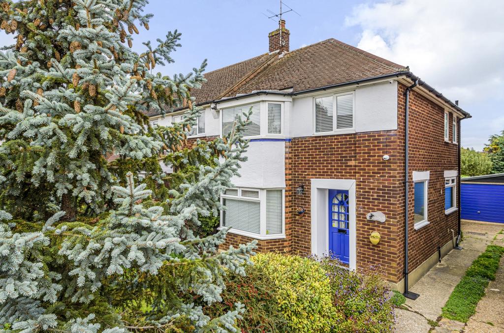 Southlands Avenue Orpington BR6 3 bed end of terrace house to rent £2,250 pcm (£519 pw)