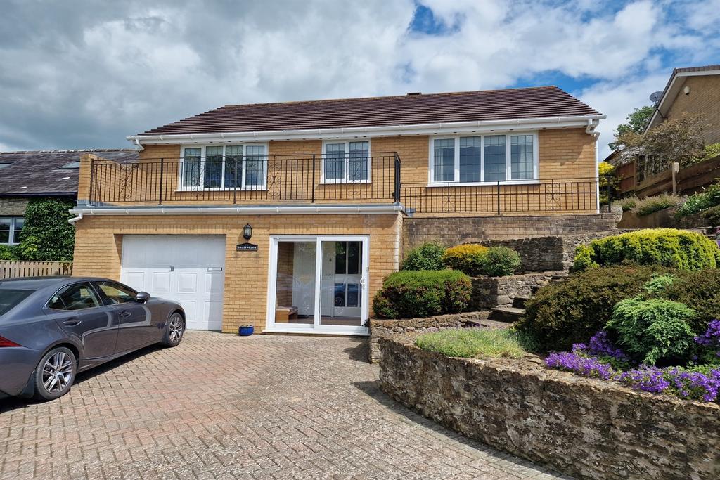 Bridport 3 bed detached house for sale £500,000