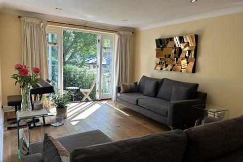 1 bedroom flat for sale, Kenton Court, Clevedon Road, Twickenham, TW1