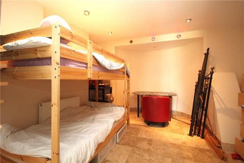 2 bedroom maisonette to rent, Grangecliffe Gardens, London, SE25