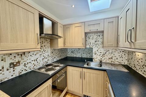 1d Westgate, Cleckheaton, BD19 5ET