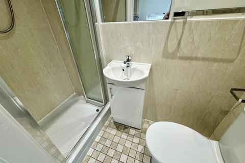 1d Westgate, Cleckheaton, BD19 5ET
