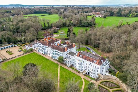 2 bedroom apartment for sale, Nashdom Lane Burnham, Buckinghamshire, SL1 8NJ